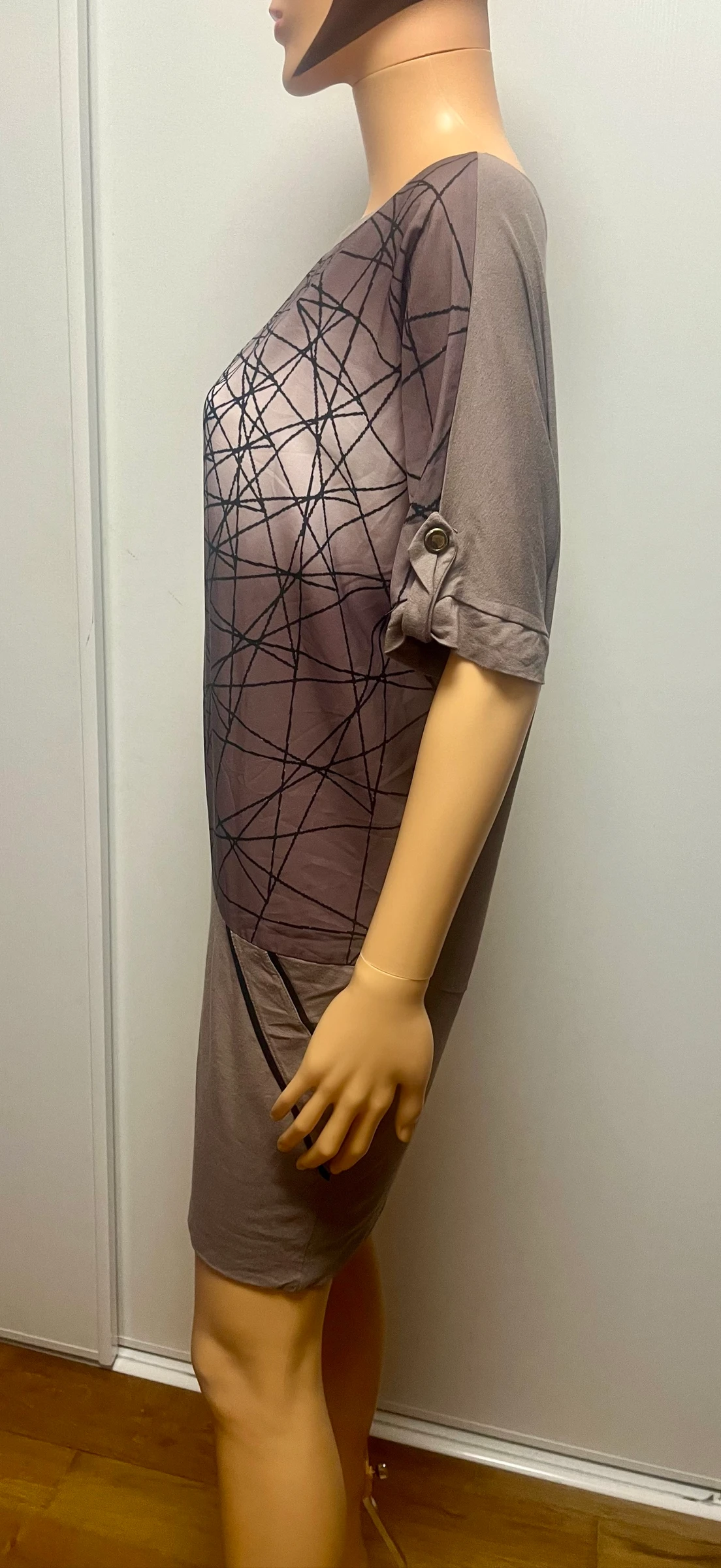 Vestido medio largo color taupe – photo 4